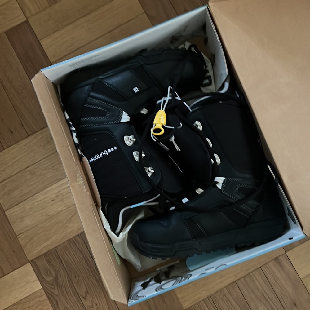 New in Box Burton Casa Snowboarding Boots Black
